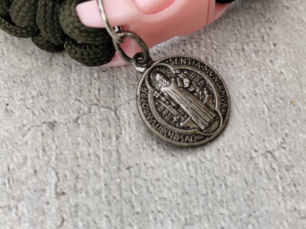bracelet médaille religieuse de saint benoit – Image 6