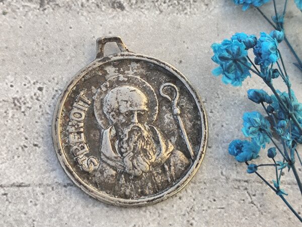 rare médaille religieuse de Saint benoit