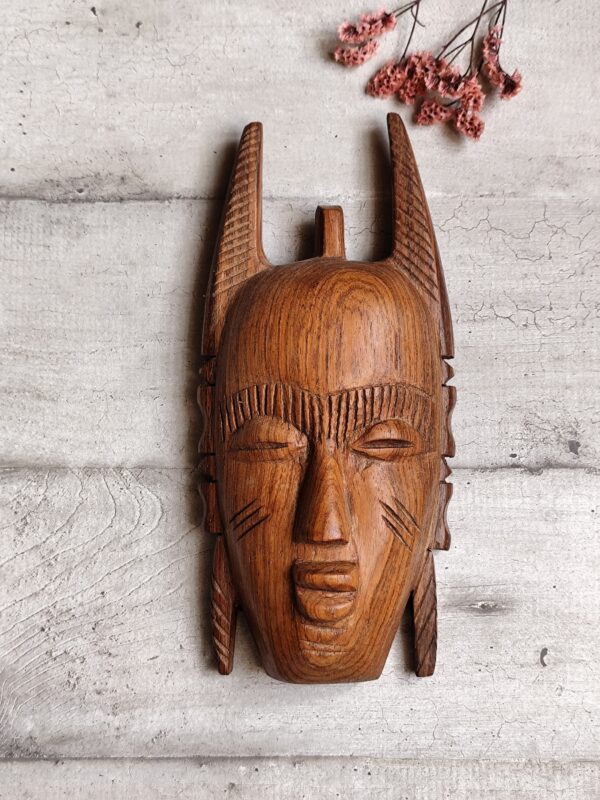 Masque africain en bois d'iroko – Image 3