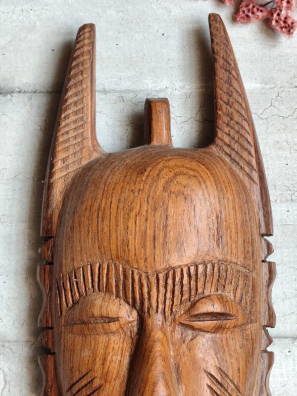 Masque africain en bois d'iroko – Image 5