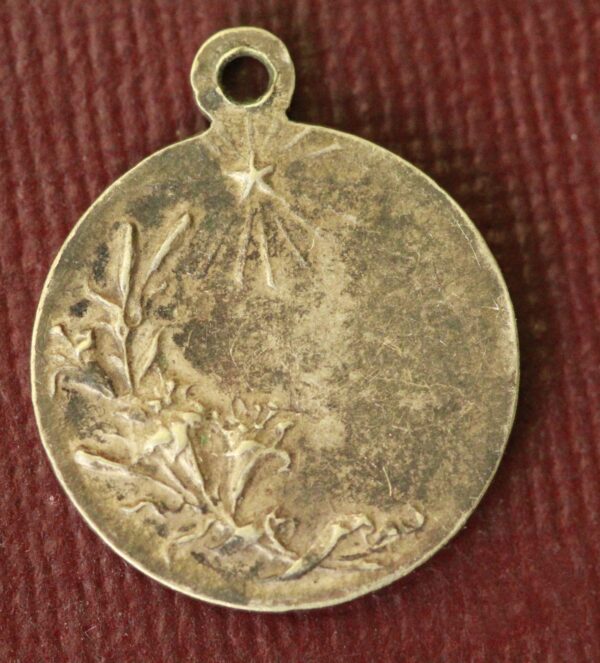 Rare ancienne médaille religieuse de saint expedit pour résoudre des problèmes de finance, de justice, d'entreprise ou de voisinage – Image 2