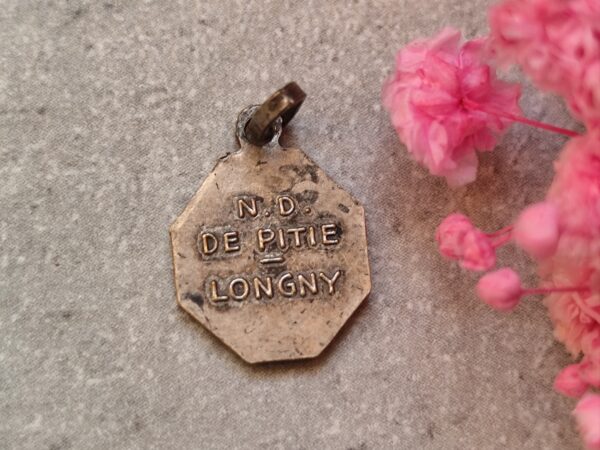 Rare médaille religieuse notre dame de la pitié longny de couleur argent – Image 2