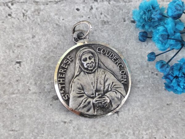 rare médaille religieuse de sainte Thérese couderc et de saint François regis