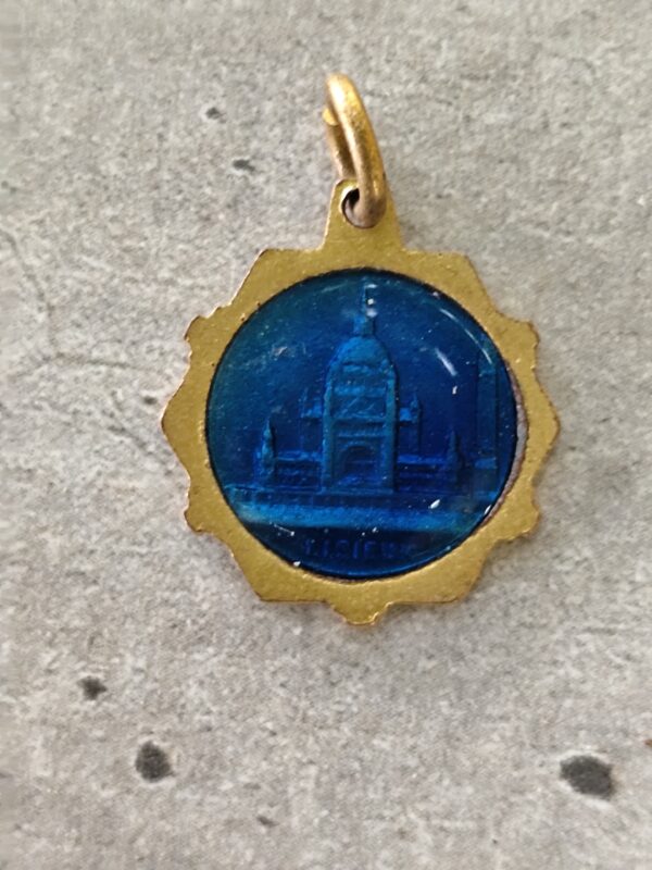 antique  médaille religieuse  de sainte Thérèse de lisieux en émail bleu, antique religieux français – Image 2