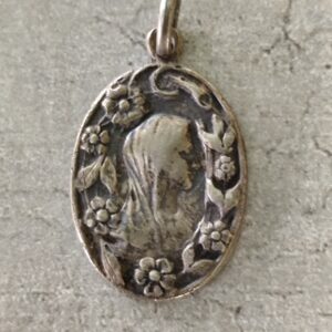 Antique médaille religieuse de la vierge marie de Lourdes souvenir de lourdes