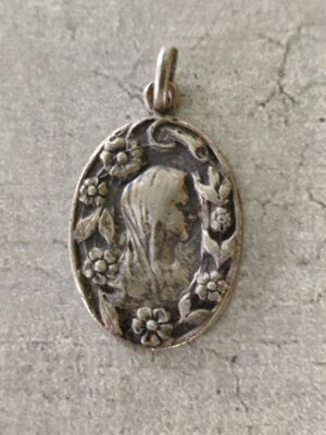 Antique médaille religieuse de la vierge marie de Lourdes souvenir de lourdes