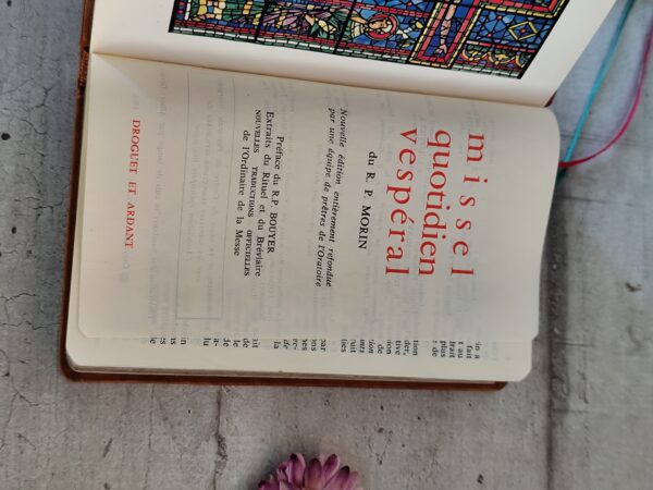 Ancien livre de messe en cuir missel quotidien vesperal – Image 3