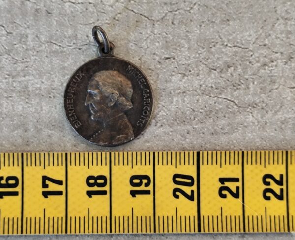Rare antique  médaille religieuse de  notre dame de betharram et saint Michel garicoits – Image 3