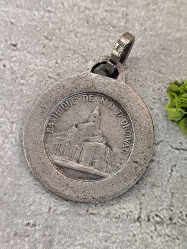 Rare antique médaille religieuse de  notre dame d'orcival – Image 2