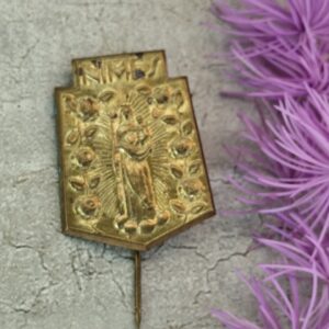 Antique broche religieuse de la Vierge Marie Nîmes souvenir de pèlerinage.