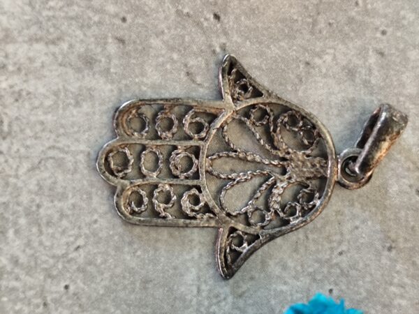 Ancien pendentif main de Fatima en argent – Image 4