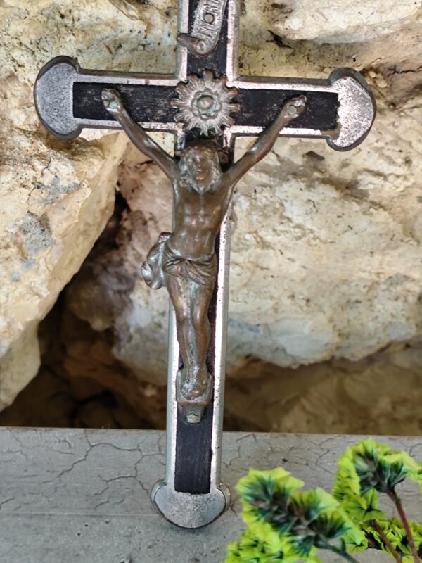 ancienne croix religieuse crucifix jésus christ en bois d'ébène, antique religieux croix crucifix catholique français 1900 – Image 2