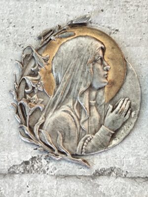 rare ancienne médaille  plaque  de la vierge marie de couleur argent et or