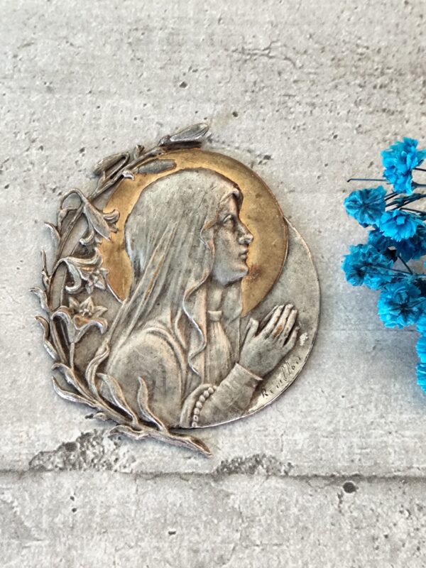 rare ancienne médaille  plaque  de la vierge marie de couleur argent et or – Image 2