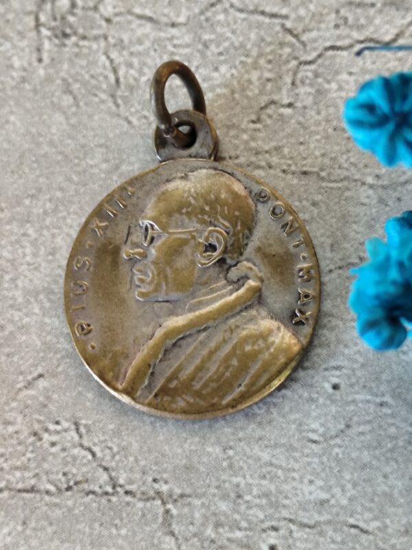 Rare antique médaille religieuse de saint Paul et saint pierre et du pape pie XII, Religieux Français pendentif de médaille en laiton – Image 2