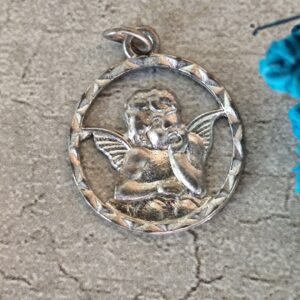 Ancienne médaille religieuse ange Raphaël de couleur argent