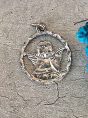 Ancienne médaille religieuse ange Raphaël de couleur argent