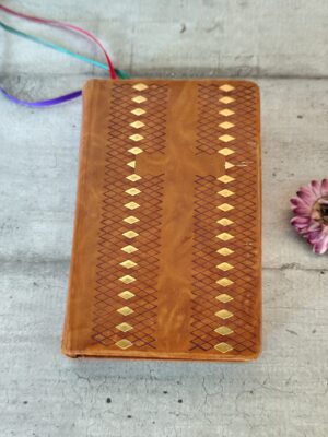 Ancien livre de messe en cuir missel quotidien vesperal