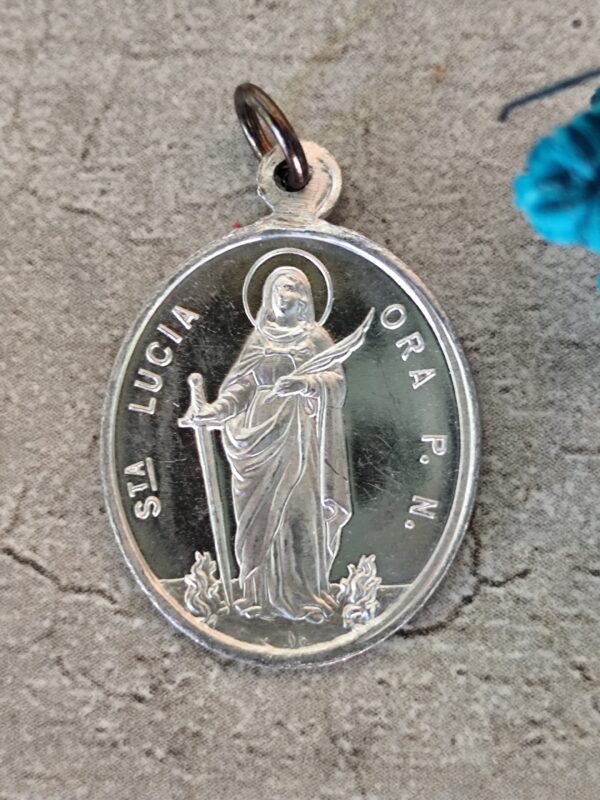 Antique médaille religieuse de sainte agathe et de sainte Lucie – Image 2