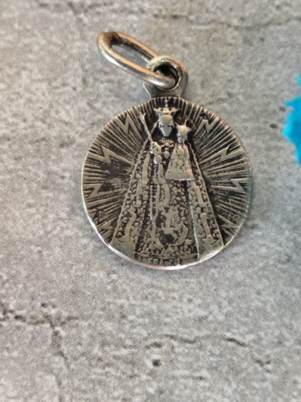 Rare antique médaille religieuse de saint ortaire par karo de couleur argent et de la vierge Marie. – Image 2