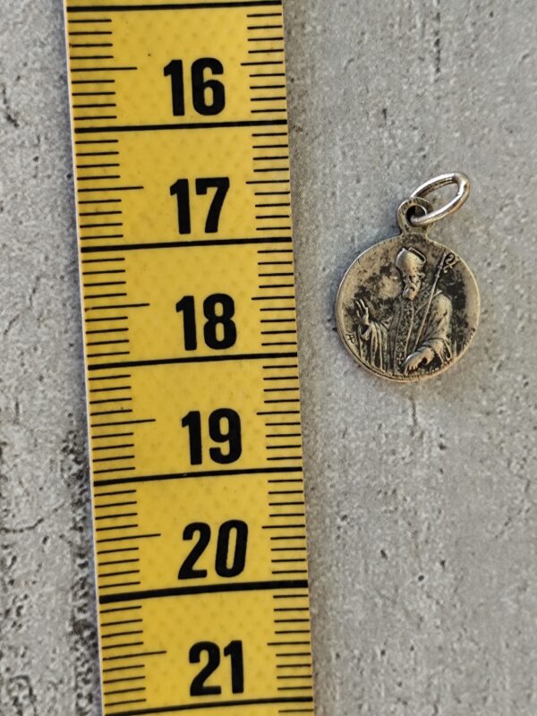 Rare antique médaille religieuse de saint ortaire par karo de couleur argent et de la vierge Marie. – Image 3