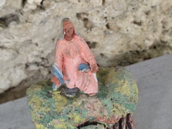 rare statue religieuse de notre dame de l'agenouillade – Image 2