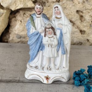 Statue religieuse de la Sainte Famille en céramique biscuit