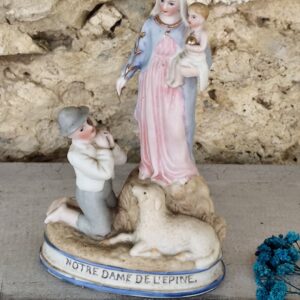 Ancienne statue religieuse de notre dame de l'epine en biscuit