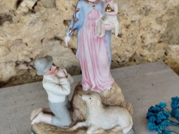 Ancienne statue religieuse de notre dame de l'epine en biscuit – Image 4