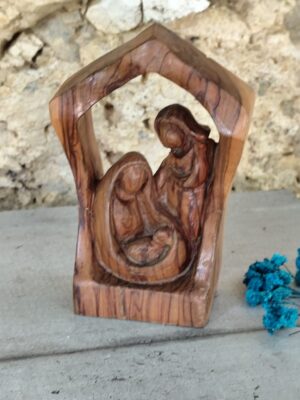 statue religieuse de la sainte famille en bois d'olivier