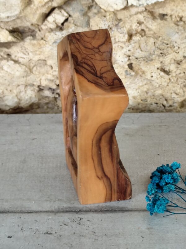 statue religieuse de la sainte famille en bois d'olivier – Image 2