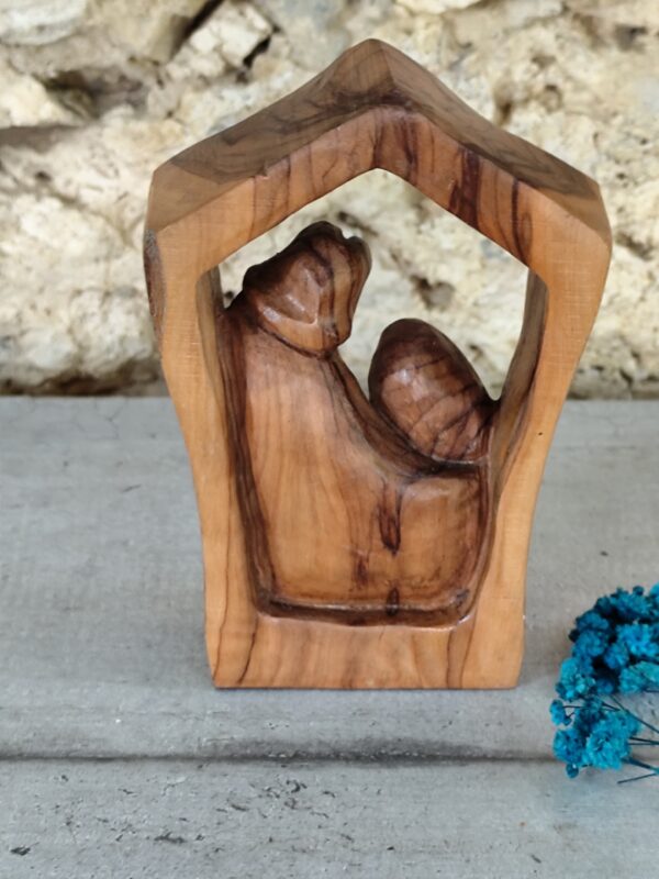 statue religieuse de la sainte famille en bois d'olivier – Image 3