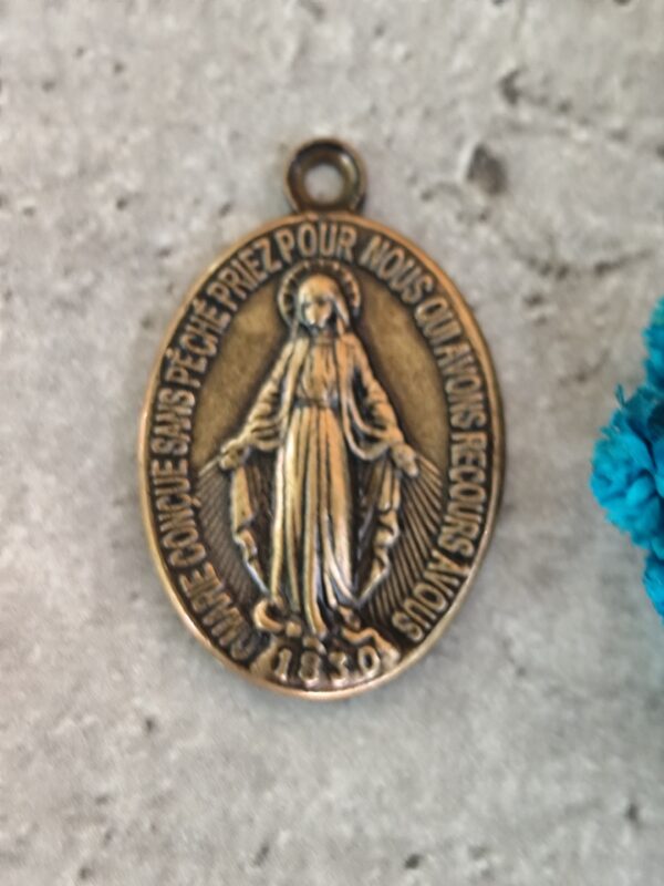 antique médaille religieuse de la Vierge Marie miraculeuse dorée