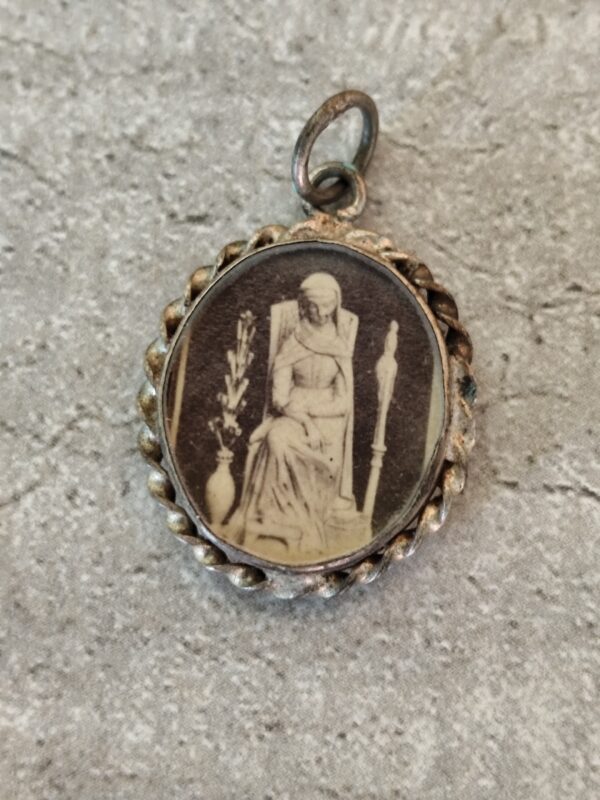 Rare médaille religieuse sainte Geneviève et Jésus Christ – Image 3