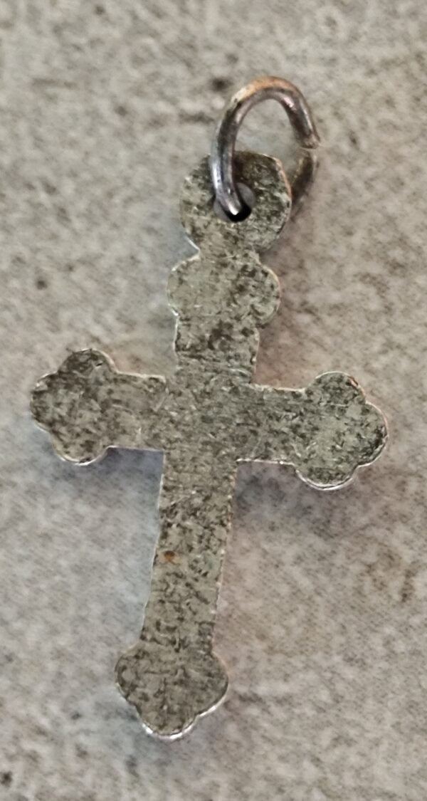 Ancienne croix  religieuse crucifix religieux de couleur  argent – Image 2