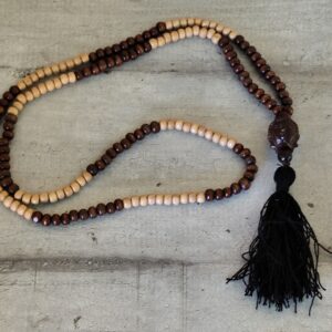 Collier mala en bois avec tête de Bouddha en bois