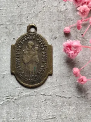 médaille religieuse notre dame du bon secours et saint Antoine de Padoue en laiton