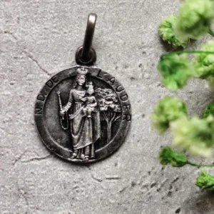 Antique  médaille religieuse notre dame de l'auder