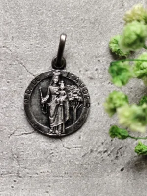 Antique  médaille religieuse notre dame de l'auder