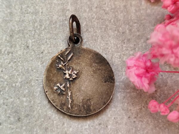 Rare médaille religieuse de sainte Germaine de couleur argent par karo – Image 2