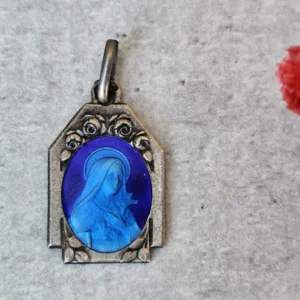 Rare Antique médaille religieuse française art déco de  sainte Thérèse de Lisieux en email et argent