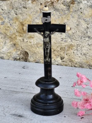rare crucifix de table en bois d'ébène napoléon III