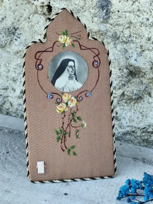 Rare relique de linge porté par la bienheureuse Marie Euphrasie pelletier congrégation de notre dame de charité de bon pasteur d'angers