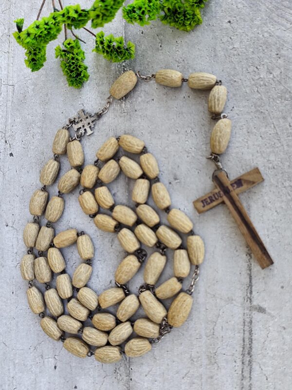 antique chapelet religieux en bois de Jérusalem – Image 2