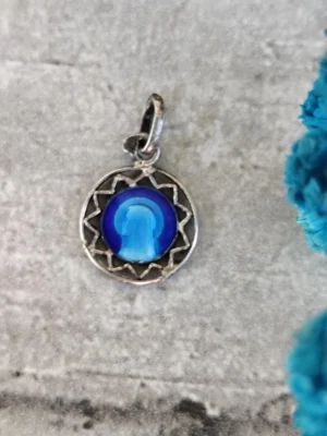 Antique médaille religieuse de la Vierge Marie de lourdes en émail en argent