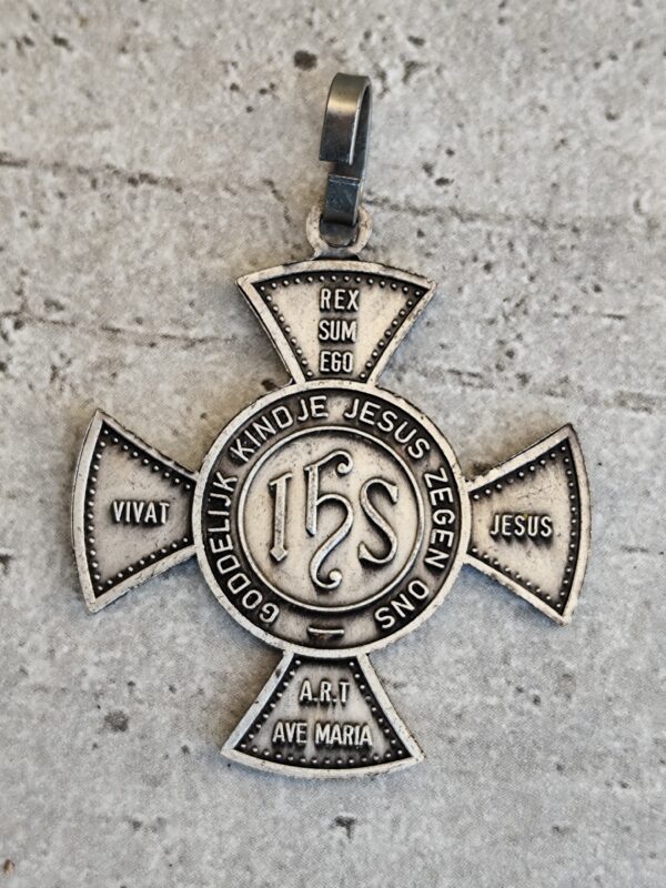 Ancienne croix religieuse de Jésus de Prague. – Image 3