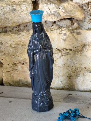 Bouteille statue de la vierge Marie de lourdes avec de l'eau bénite