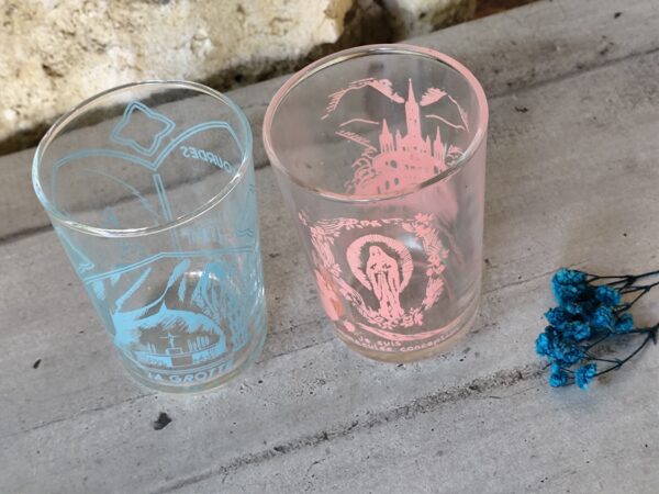 Lot de 2 verres de la vierge Marie de Lourdes souvenir de pèlerinage de Lourdes – Image 2