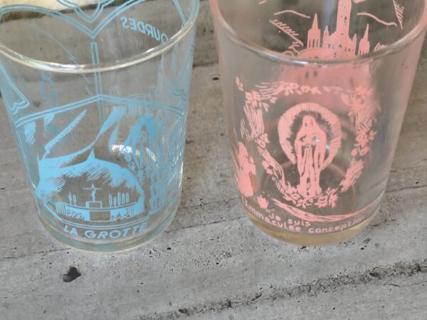 Lot de 2 verres de la vierge Marie de Lourdes souvenir de pèlerinage de Lourdes – Image 3