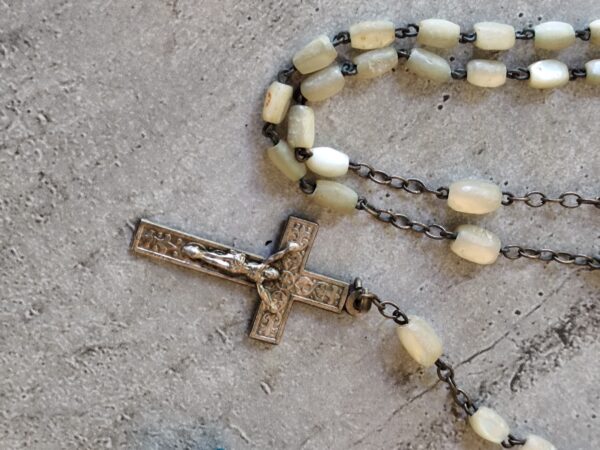 Antique chapelet en perles de nacre de la Vierge Marie – Image 2